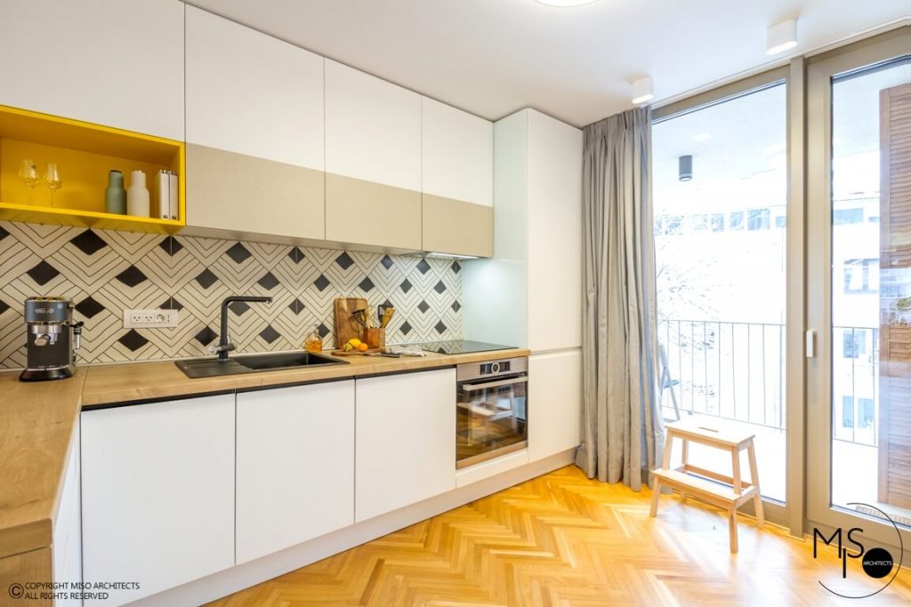 apartament amenajat de MISO Architects - living si bucatarie