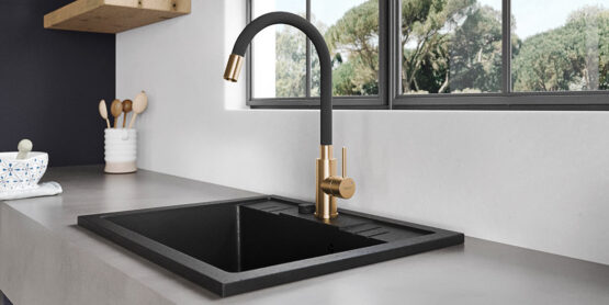 Baterie bucatarie flexibila Ferro Zumba Inox Auriu